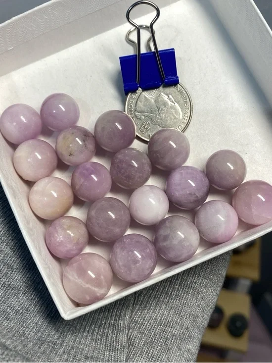 KUNZITE MINI CRYSTAL SPHERE - Picture 3 of 3